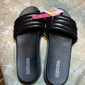 Muk Luks Women's Black Quilted Slide Sandals